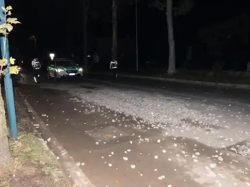 La polizia locale in via Foscolo a Monza