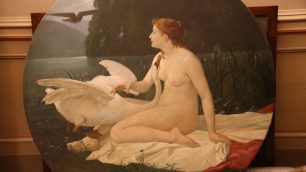 Alcuni degli oggetti e degli arredi tornati alla Villa reale di Monza