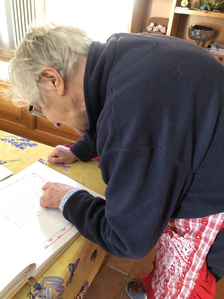 Sovico la maestra elementare che si prende cura del ragazzo di 27 anni - foto Pioltelli