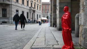 Monza Giornata contro violenza sulle donne Madonna in piazza Roma Elend Zyma - foto Radaelli