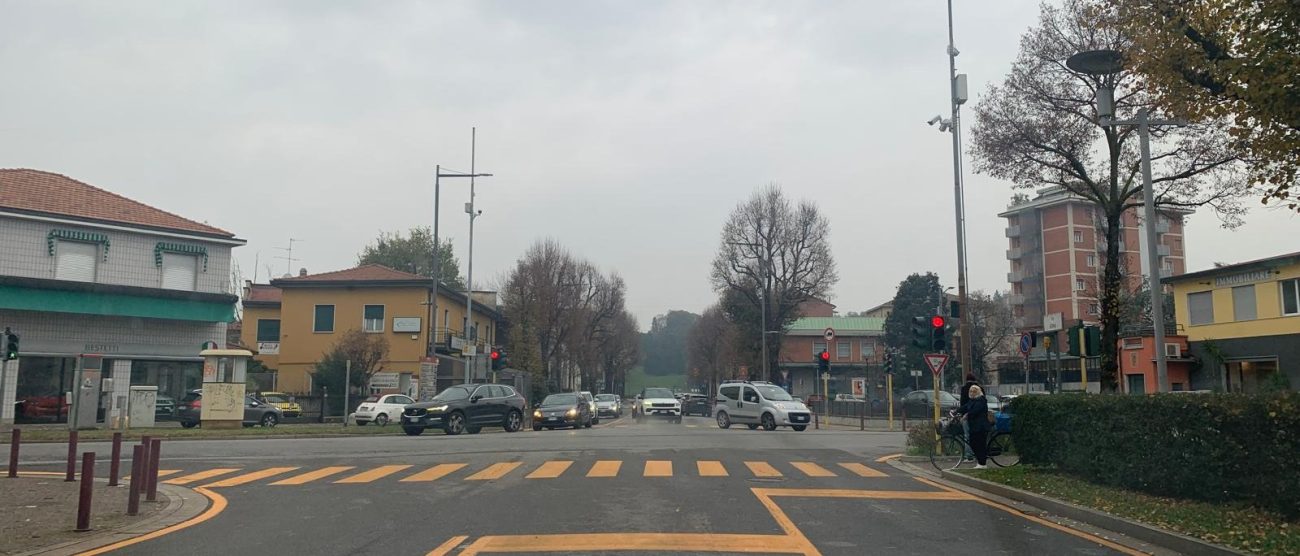 Arcore incrocio Roma Casati stazione segnaletica provvisoria