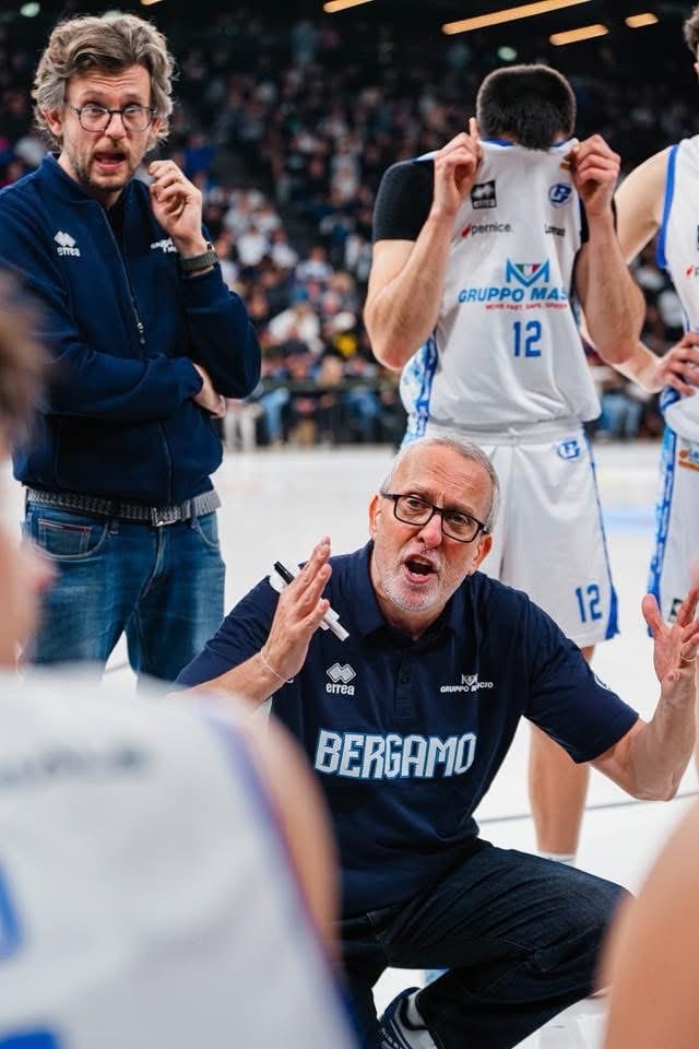 BluBasket Bergamo coach Zanchi time out