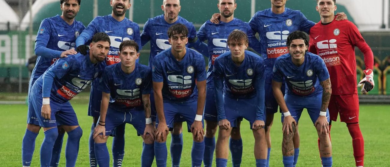 Calcio Folgore Caratese la squadra schierata a Caldiero Terme