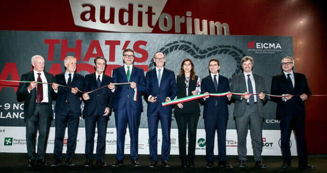 Eicma 82 inaugurazione taglio nastro