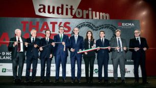 Eicma 82 inaugurazione taglio nastro