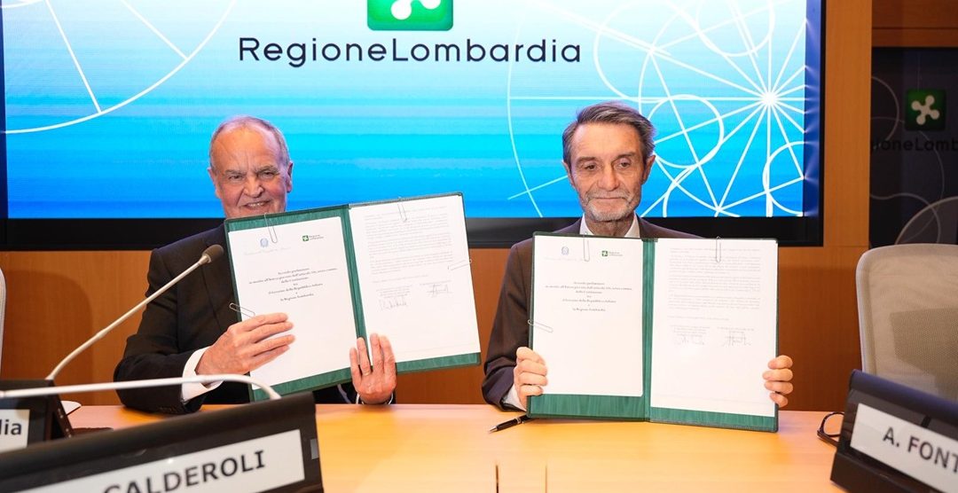 Lombardia ministro Calderoli e presidente Fontana firma pre-intesa Autonomia differenziata: