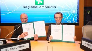 Lombardia ministro Calderoli e presidente Fontana firma pre-intesa Autonomia differenziata:
