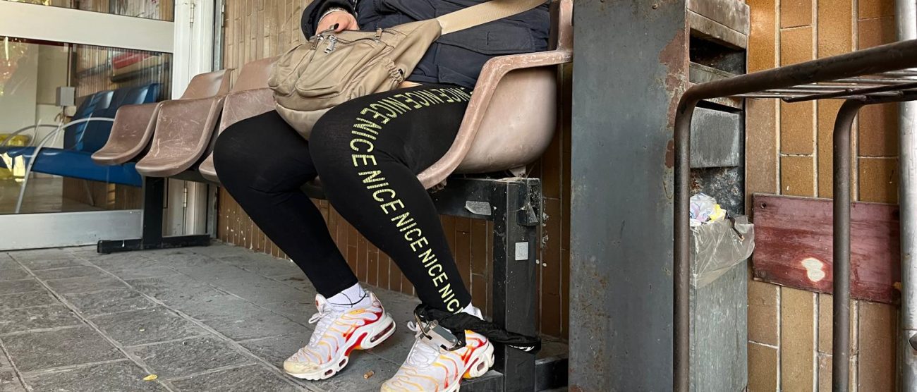 Monza donna incatenata alloggio - foto Radaelli