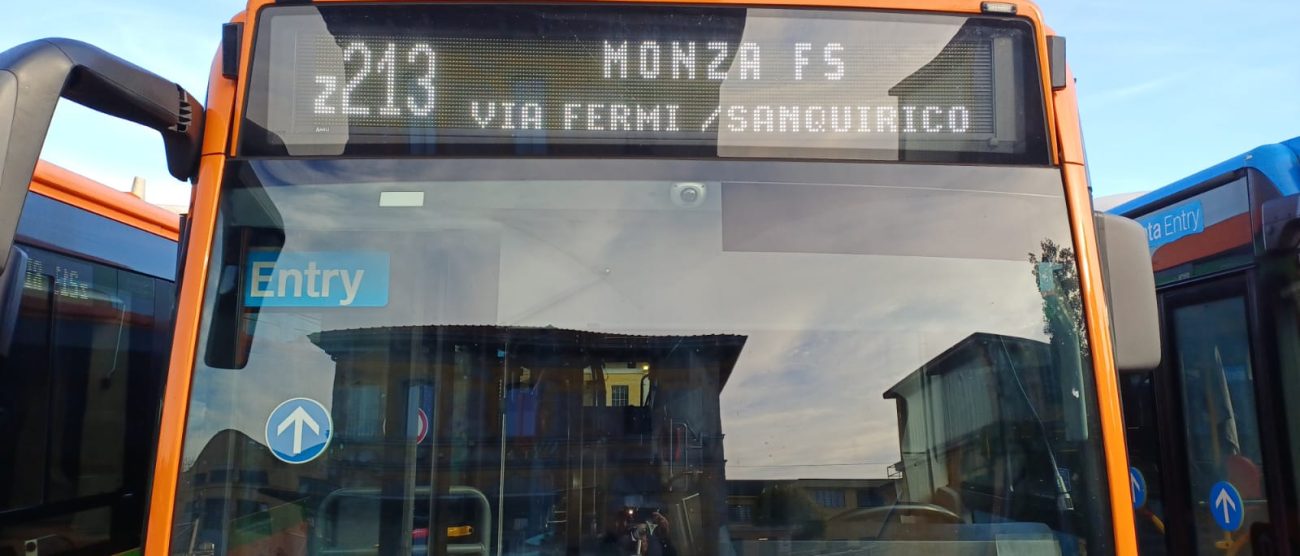 Un bus della nuova linea Net Z213