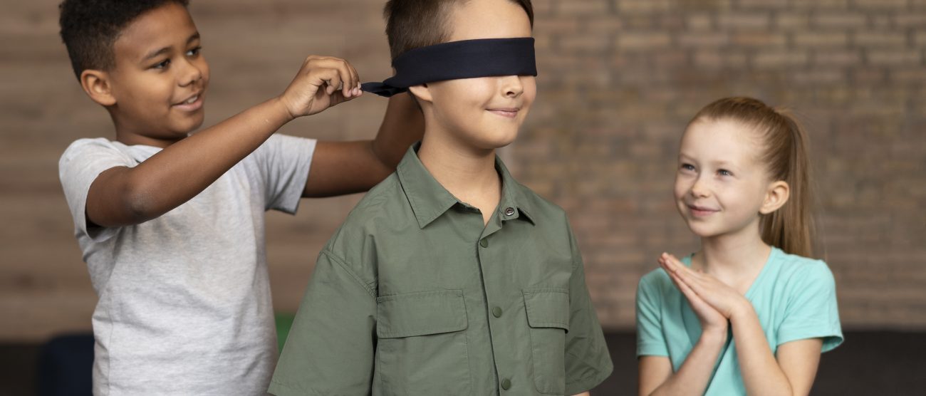 Bambini benda occhi - foto Freepik