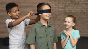 Bambini benda occhi - foto Freepik