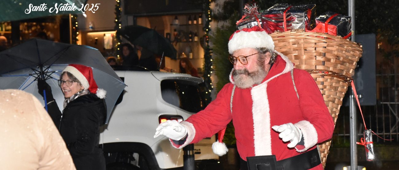 Besana in Brianza 2025 Villa Raverio commercianti Natale Babbo Natale