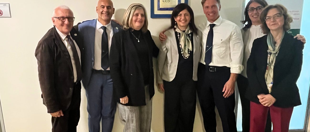 A destra il direttore generale di Arpa Lombardia, Fabio Cambielli con - al centro - la direttrice del dipartimento di Monza e Brianza, Invernizzi