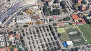 Monza parcheggio ospedale foto aerea