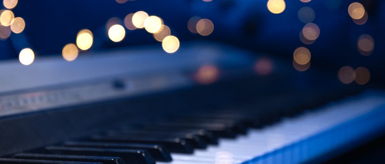 Musica pianoforte Natale luci - foto Freepik