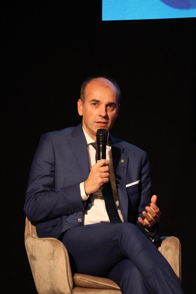 Province assemblea Lecce Santambrogio