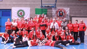 Tiro arco Arcieri Polisportiva Besana in Brianza con il presidente Catona primo da sinistra seconda fila