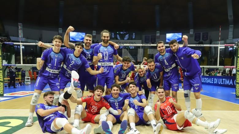 Vero Volley squadra 3 dicembre - foto Vero Volley