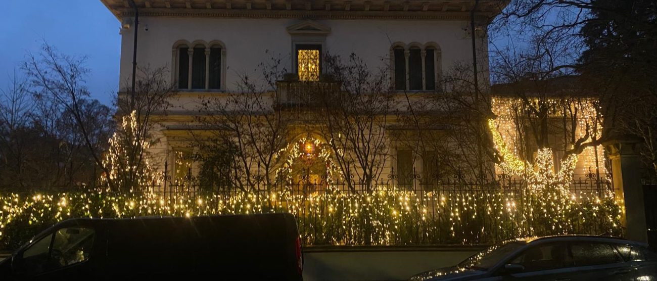 Le luminarie natalizie al 13 di via Rossini