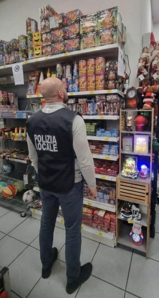 Seregno 2025 Polizia locale fuochi d'artificio sequestro