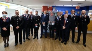 I carabinieri alla consegna dei doni ai piccoli pazienti