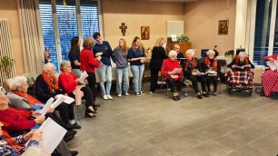 Il coro della rsa di Monza Mater Misericordiae