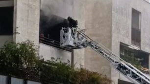 L'incendio a Lissone in via Garibaldi