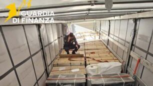 Tabacco e sigarette per 9 milioni sequestrati dalla Finanza