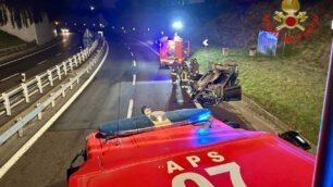 I soccorsi sul posto lungo la Milano Meda