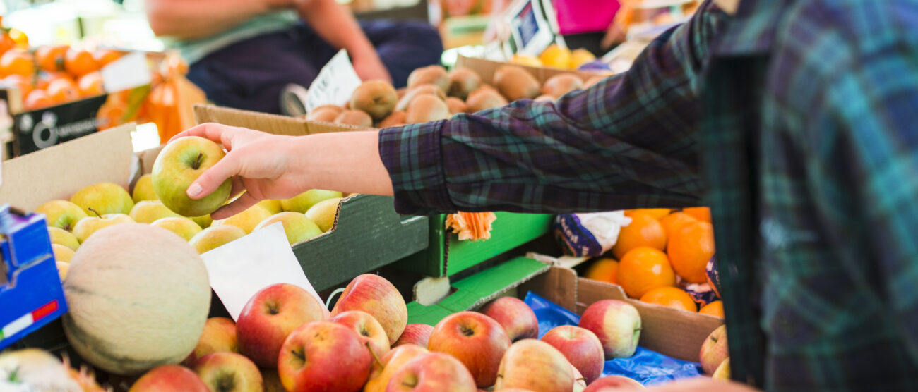 Mercato alimentari ambulanti - foto Freepik
