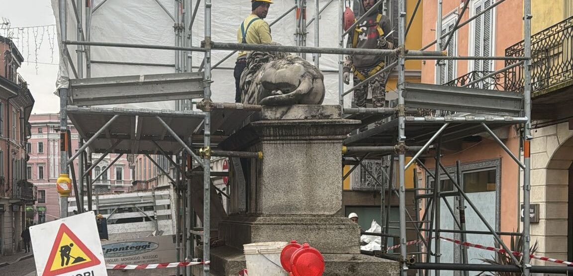 Monza allestimento ponteggio ponte dei Leoni