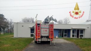 Seregno 2026 vigili del fuoco scuola infanzia Andersen incendio