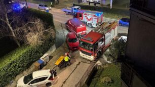 I vigli del fuoco in viale dei Mille a Limbiate