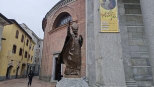 Seregno 2026 Comunità pastorale San Giovanni Paolo II basilica San Giuseppe San Giovanni Paolo II statua riparazione
