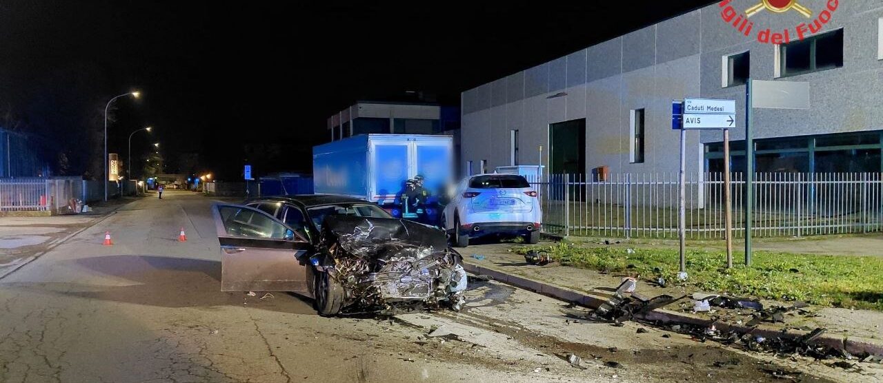 Incidente frontale Meda - foto Vigili del fuoco