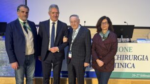 Monza San Gerardo oculistica retina: il Direttore Generale Michele Brait, il dott. Michele Coppola, il prof. Vito De Molfetta e il Direttore Sanitario Aida Andreassi