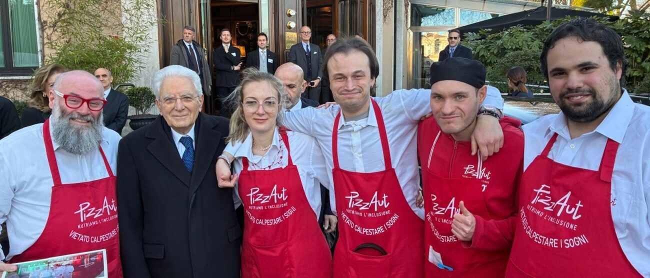 Monza foto di gruppo con presidente Mattarella e ragazzi Pizzaut