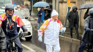 Olimpiadi monzese Dino Tagliabue tedoforo a Saronno