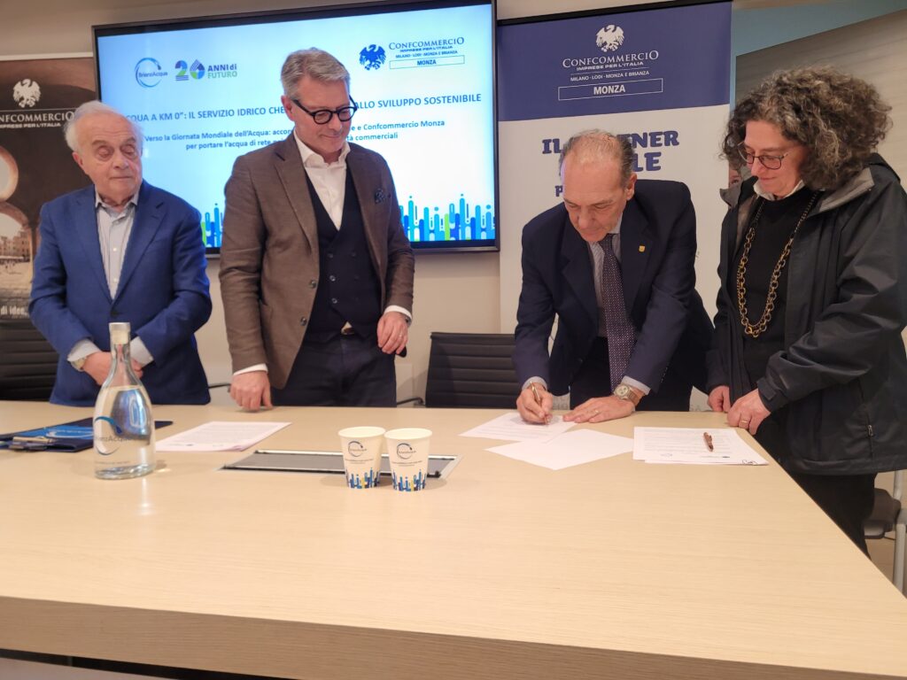 Brianzacque Confcommercio firma
