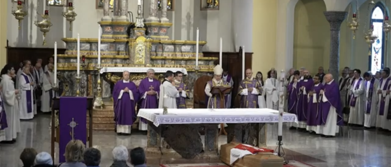 Limbiate funerale don Massimo Donghi