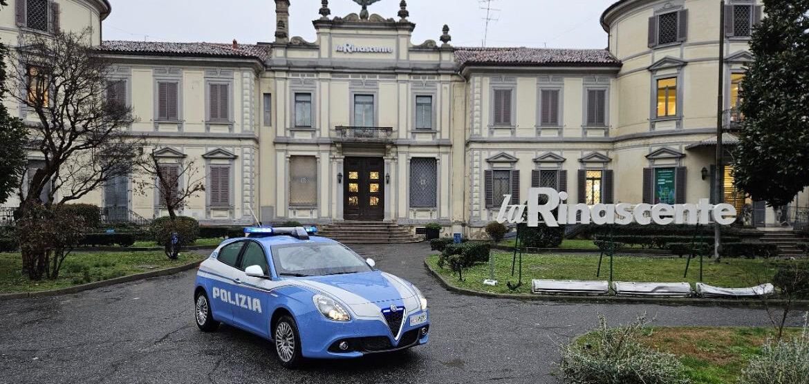 Una pattuglia davanti alla Rinascente di Monza
