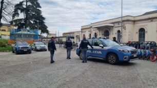 I controlli della Polizia alla stazione di Monza