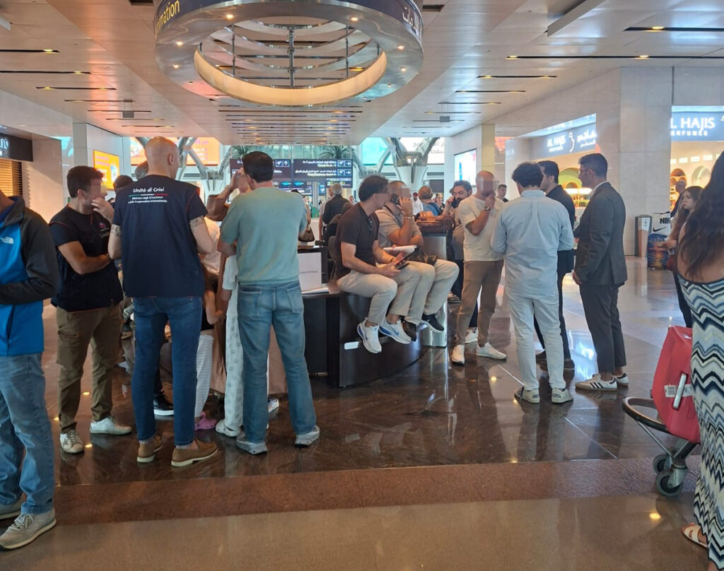 Aeroporto Oman: l'ambasciatore con staff e Unità di crisi