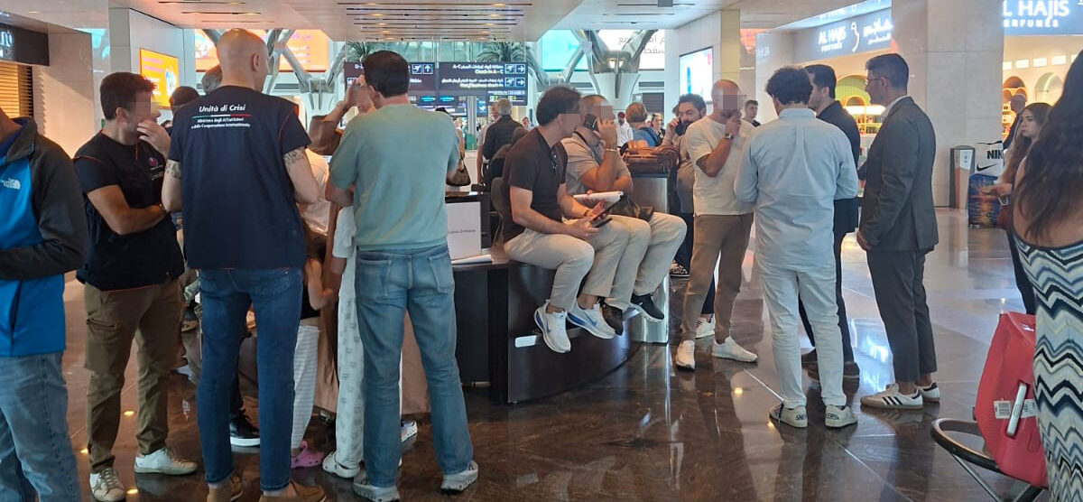 Aeroporto Oman: l'ambasciatore con staff e Unità di crisi