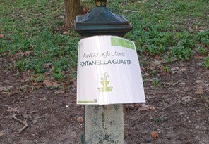 Parco di Monza fontanella cartello guasto