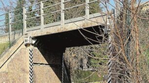 Il cavalcavia di via dell'Artigianato a Usmate