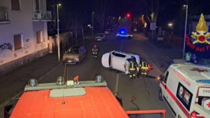 L'auto ribaltata in viale Romagna