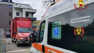Vigili del fuoco e ambulanza in via Borsa a Monza