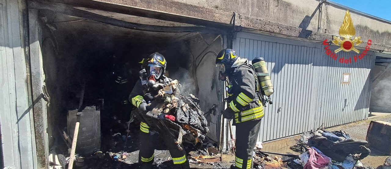 I vigili del fuoco a Seveso