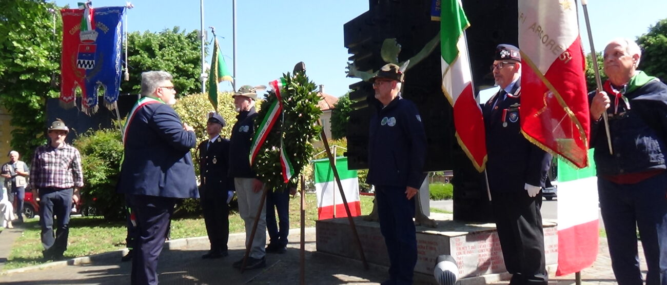 Arcore cerimonia 25 Aprile sindaco monumento